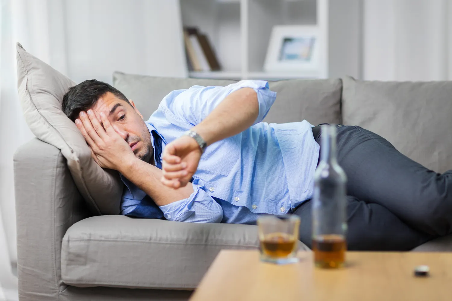 Depresja alkoholowa - jak się objawia i jak ją leczyć?
